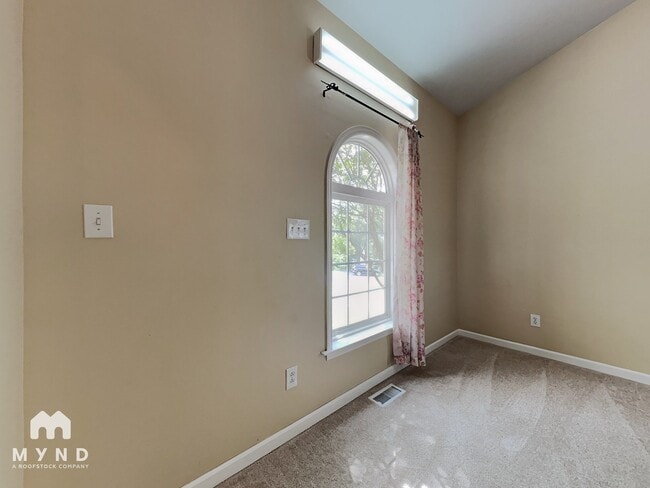 Photo - 1085 Vauxhall Dr