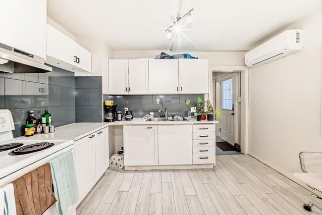 Photo - 1-4005-9 9 St SE