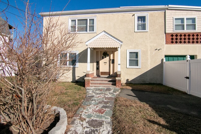 Photo - 103 Essex St Unit 1