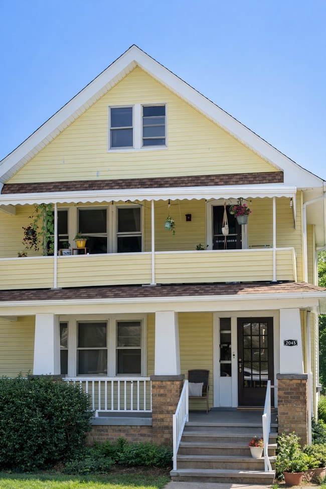 Building Photo - 2041 Elbur Ave Unit Elbur Down