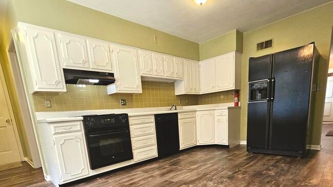 Photo - 714 N Bridge St Unit 0