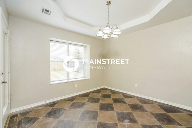 Photo - 3 Bedroom Pet-Friendly Home in NORMAN, OK with Main Street Renewal