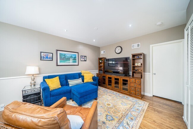 Photo - 360 1st St Unit 3
