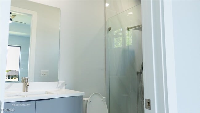 Photo - 2404-2406 Crawford Ave N