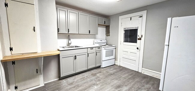 Building Photo - 540 St Paul St Unit APT 1