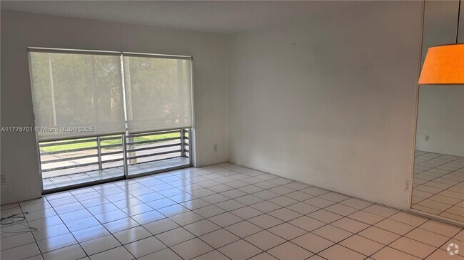 Building Photo - 20201 NE 29th Ct Unit D214 Rental