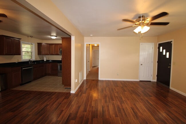 Photo - 2413 Hunt Club Rd