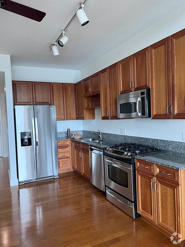 Building Photo - 150 E Robinson St Unit 1009 Rental