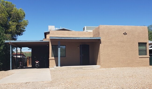 Photo - 1727 E 9th St Unit #1 - 3 bedroom