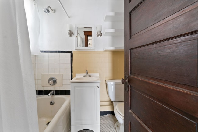 Photo - 226 Court St Unidad 3