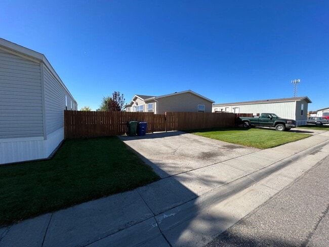 Photo - 3 Bedroom 2 Bath Modular Home with Many Amenities & Storage Shed