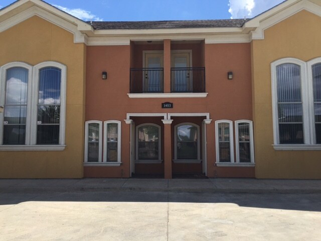 Building Photo - 1403 W Fig Ave Unit 4