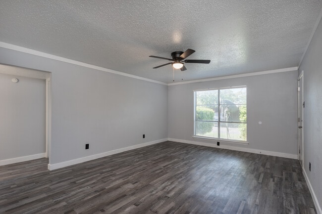 Photo - The Miranda on Central & Pipeline