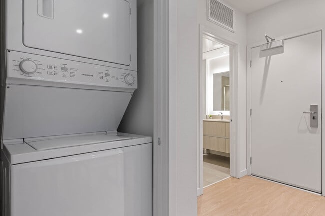 Photo - 5851 W 88th St Unidad Prestige Suite 401A