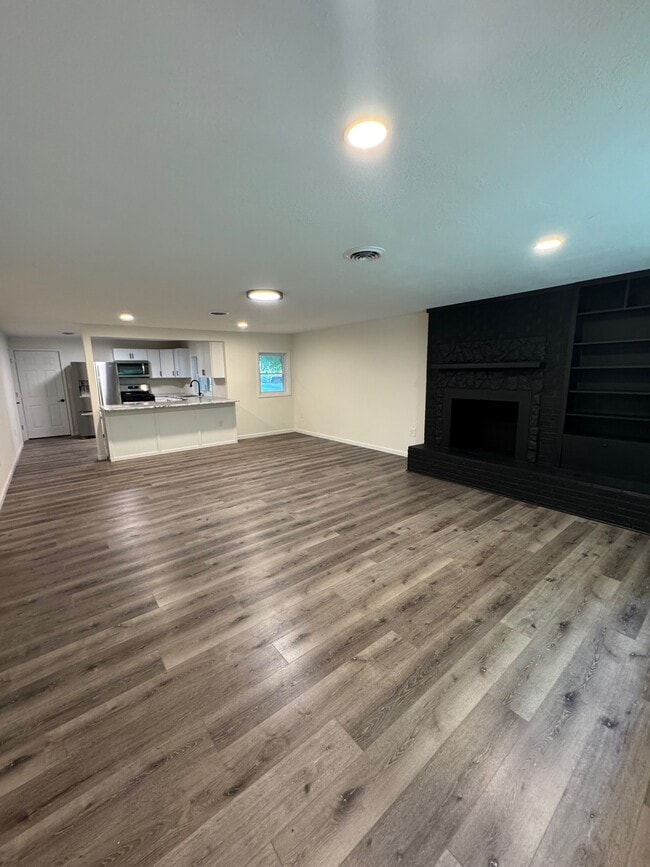 Photo - 701 Ravine Park Blvd