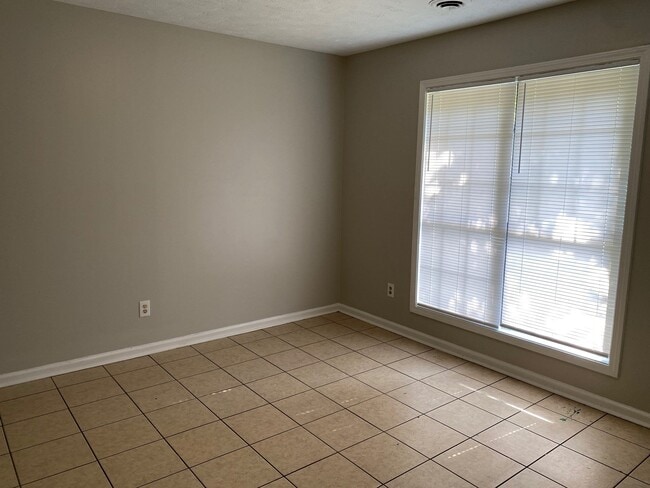 Photo - 33 Manchester Bay