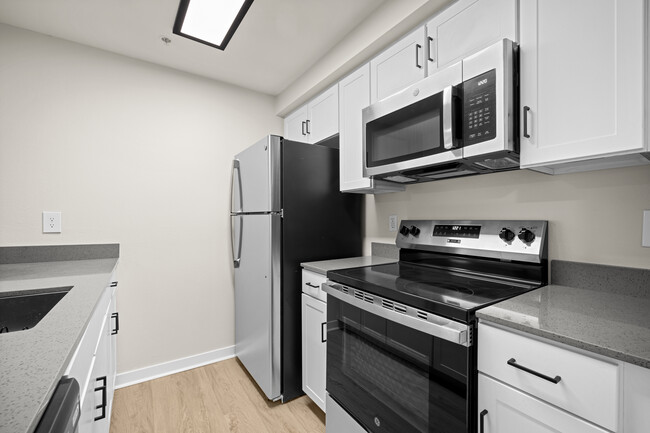 Building Photo - 2300 Elliott Rental