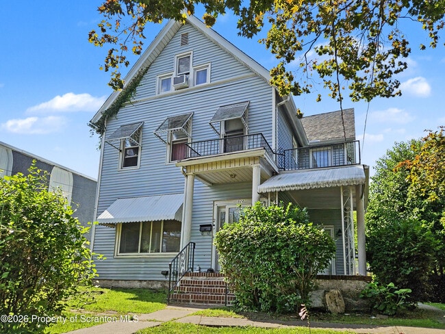 Building Photo - 828 Cedar Ave