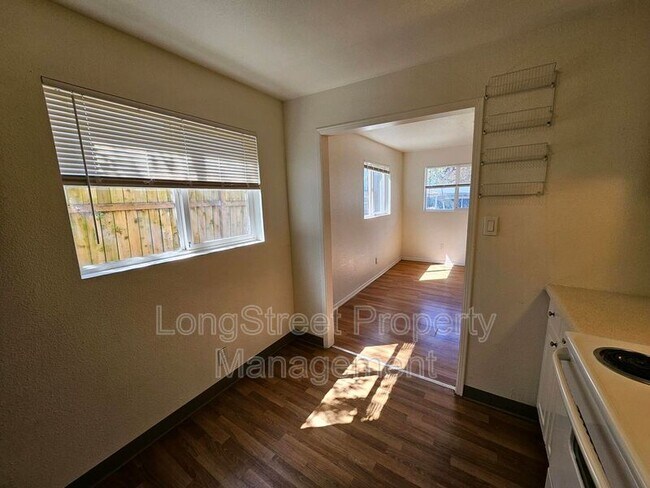 Photo - 4553 NE 105th Ave Unit 2