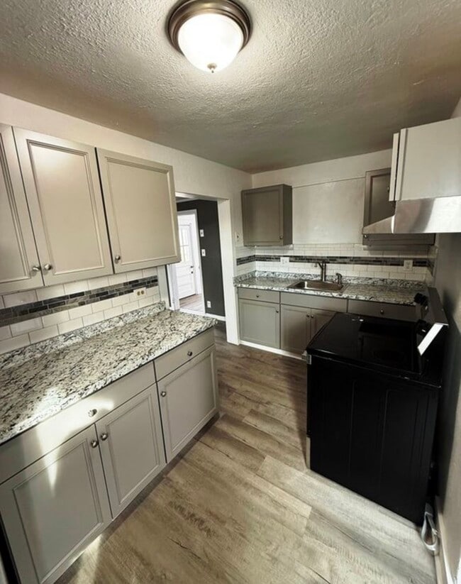 Photo - 775 Melrose Ave