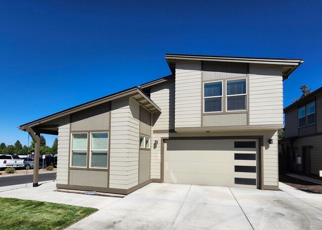 Building Photo - Newer 3 Bed/2 Bath Construction on Bend's Eastside - Cessna Drive