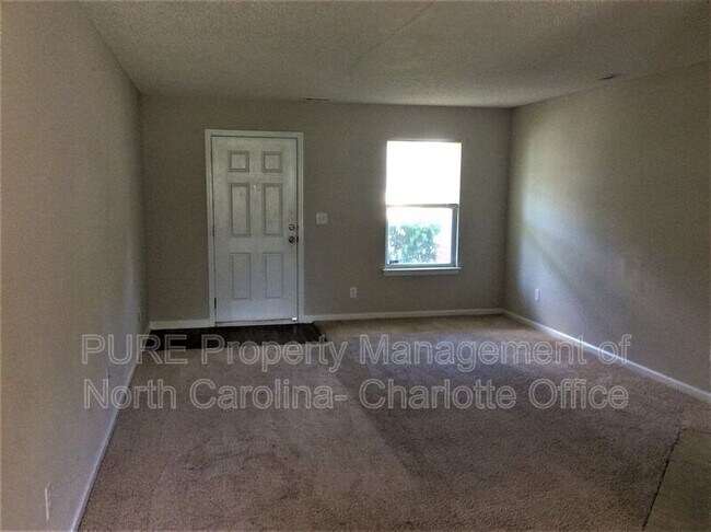 Photo - 3958 Damask Drive