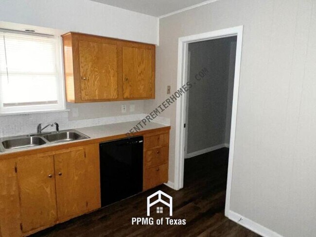 Photo - 404 Verona Ave