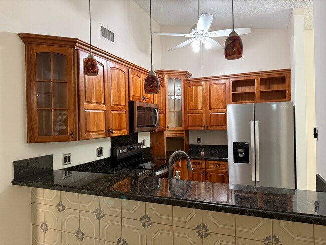 Kitchen - 373 Springdale Cir