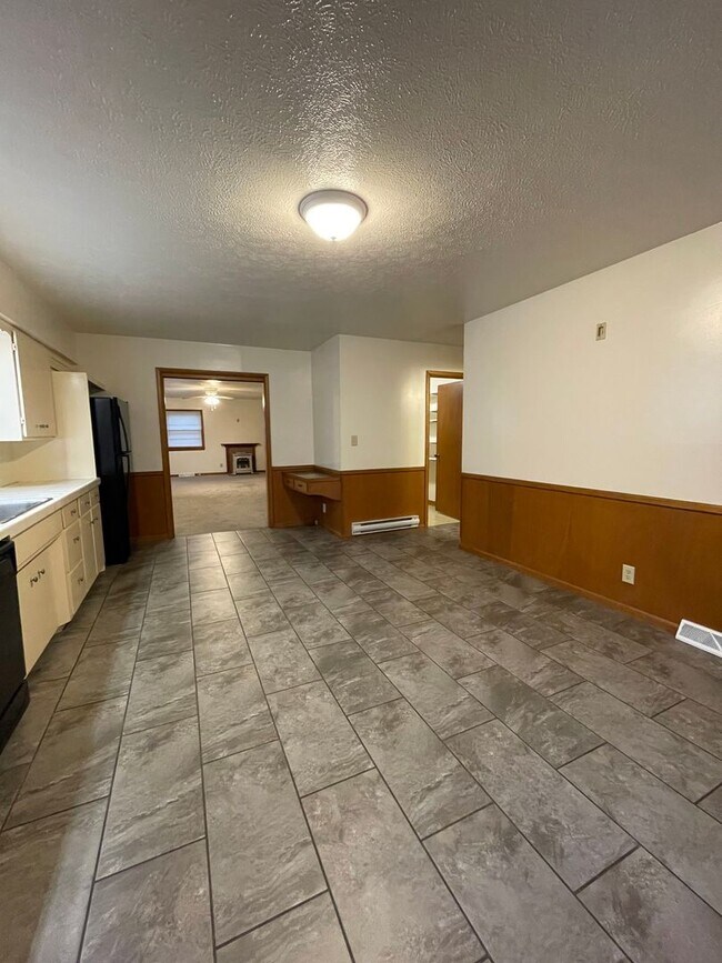 Photo - Charming home in a beautiful neighborhood