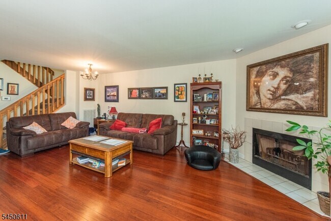 Photo - 56 Davenport Rd