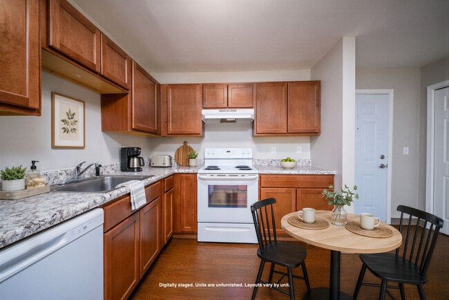 Building Photo - The Overlook