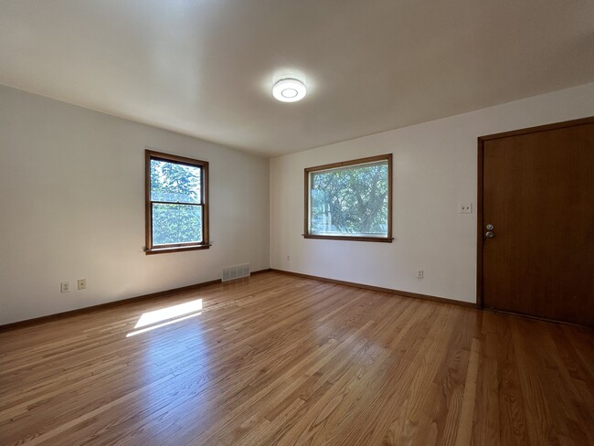 Photo - 2901 E Wellesley Ave Unidad 1