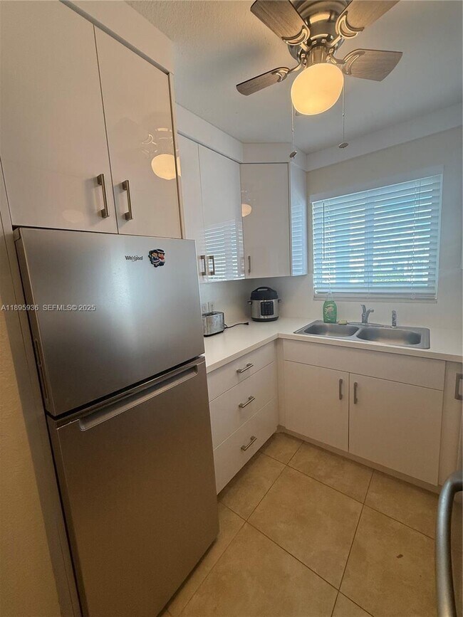 Photo - 2860 NE 14th Street Causeway Unit 406D