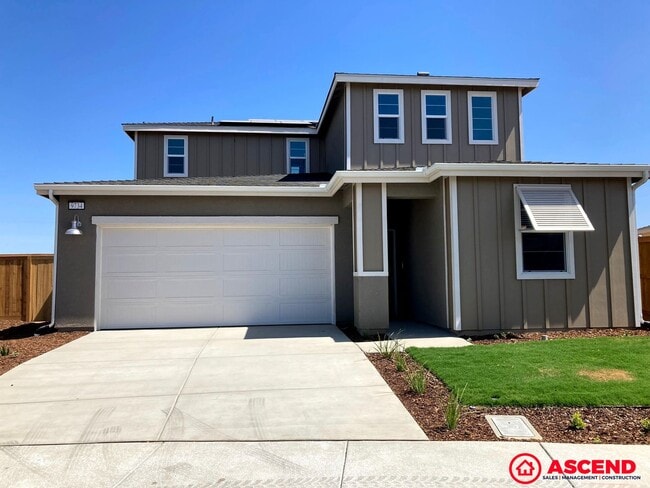 Building Photo - Brand New Spacious Home Located in Shafter!