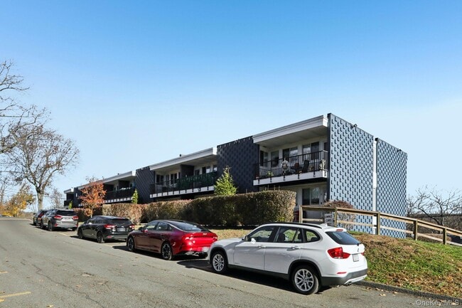 Photo - 4 Wyndover Woods Ln Unit 12