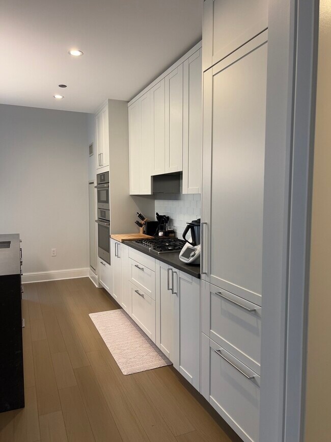 Photo - 514 N Peshtigo Ct