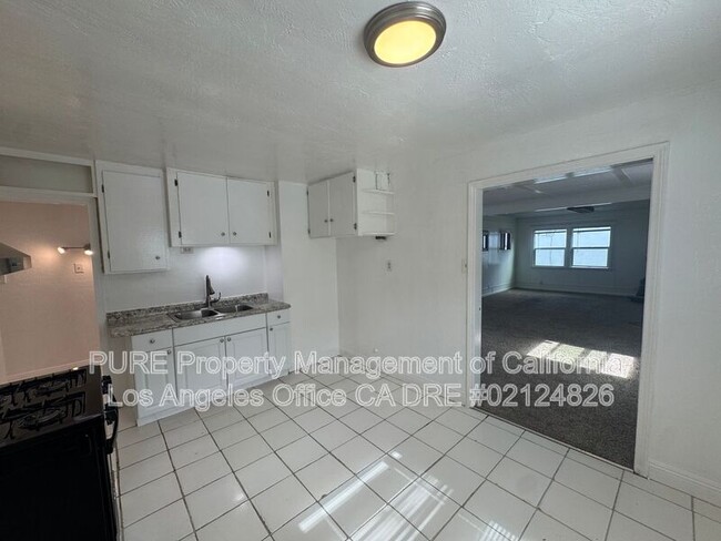 4157 1/2 West 162nd Street