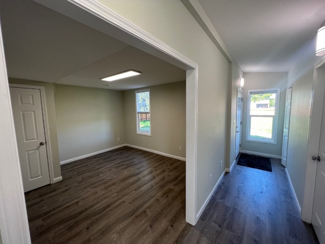 Photo - 1153 W Hendrickson Rd Unit B