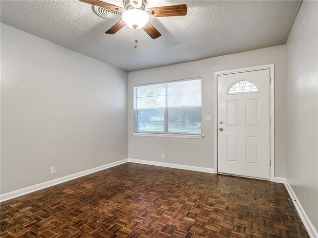 Photo - 2215 Beverly Hills St