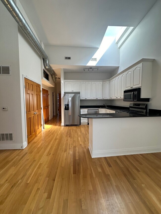 Photo - 313 S Peoria St Unidad 12D