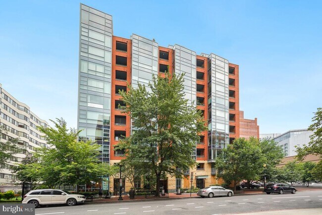 Building Photo - 1117 10th St NW Unit W8 Rental