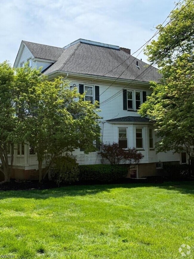 Building Photo - 36 Malvern Pl Rental
