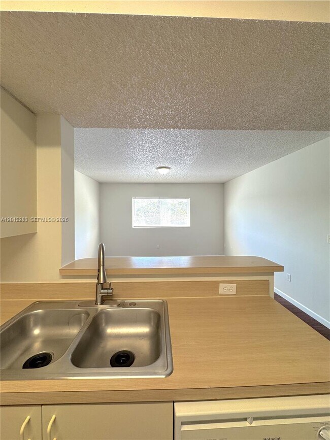Photo - 3610 N 56th Ave Unidad 218
