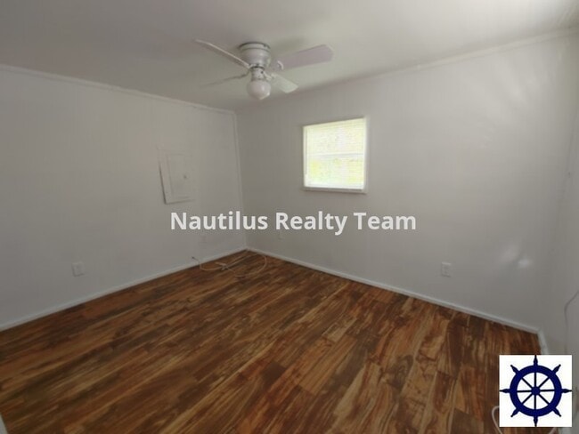 Photo - 5115 E 14th St