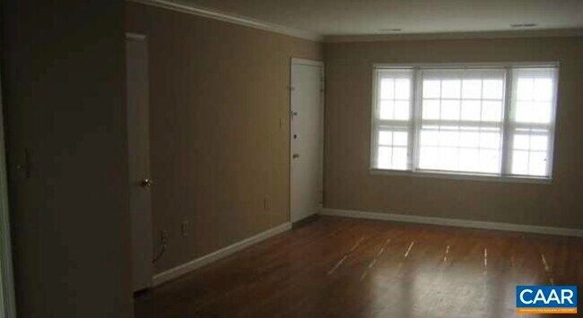 Photo - 2422 Barracks Pl Unit 4