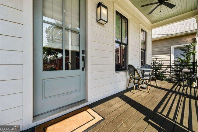 Photo - 222 Lampkin St NE