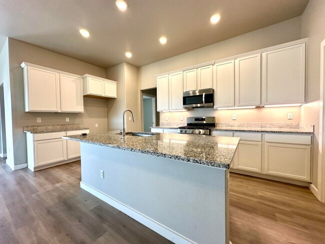 Photo - 2933 Abbeville Ave