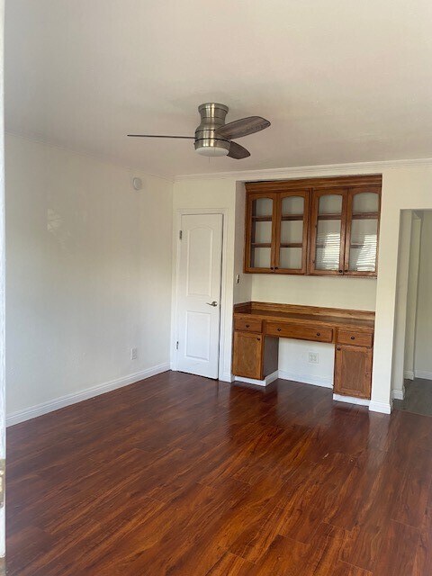 Photo - 564-592 N Kingsley Dr