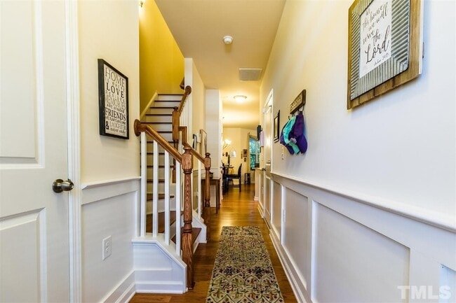 Photo - 922 Saratoga Dr