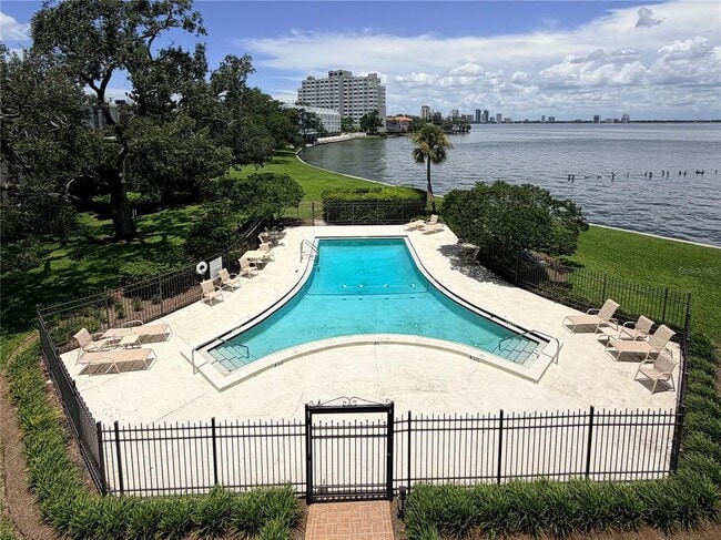 Photo - 5020 Bayshore Blvd Unit 303